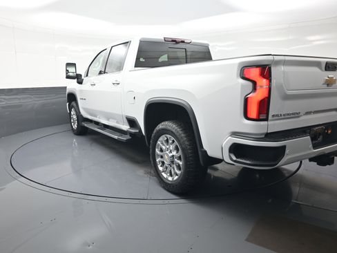 Used 2024 Chevrolet Silverado 2500 LTZ w/ LTZ Plus Package AWD/4WD image 5
