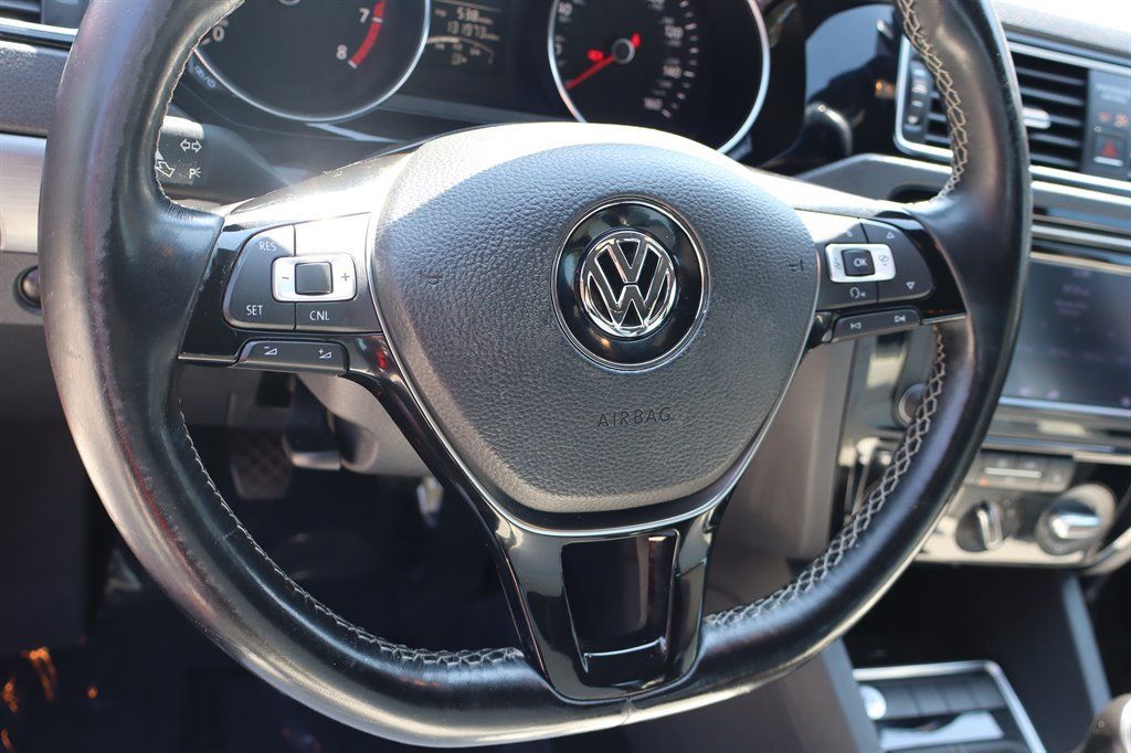 Used 2016 Volkswagen Jetta Sport FWD image 32