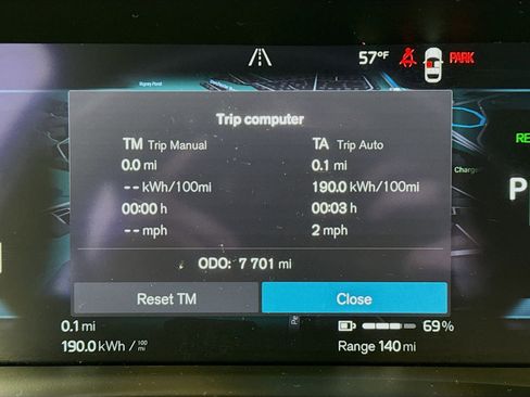 Used 2023 Volvo C40 P8 Recharge Ultimate image 17