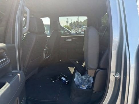 Used 2025 GMC Sierra 3500 SLT w/ SLT Convenience Package AWD/4WD image 9