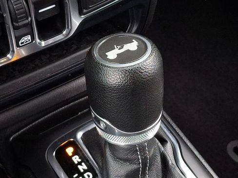Used 2024 Jeep Wrangler Unlimited Sahara AWD/4WD image 13