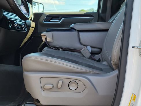 Used 2024 GMC Sierra 1500 SLT AWD/4WD image 22