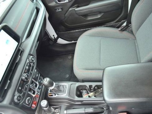 Used 2025 Jeep Wrangler Unlimited Rubicon image 22