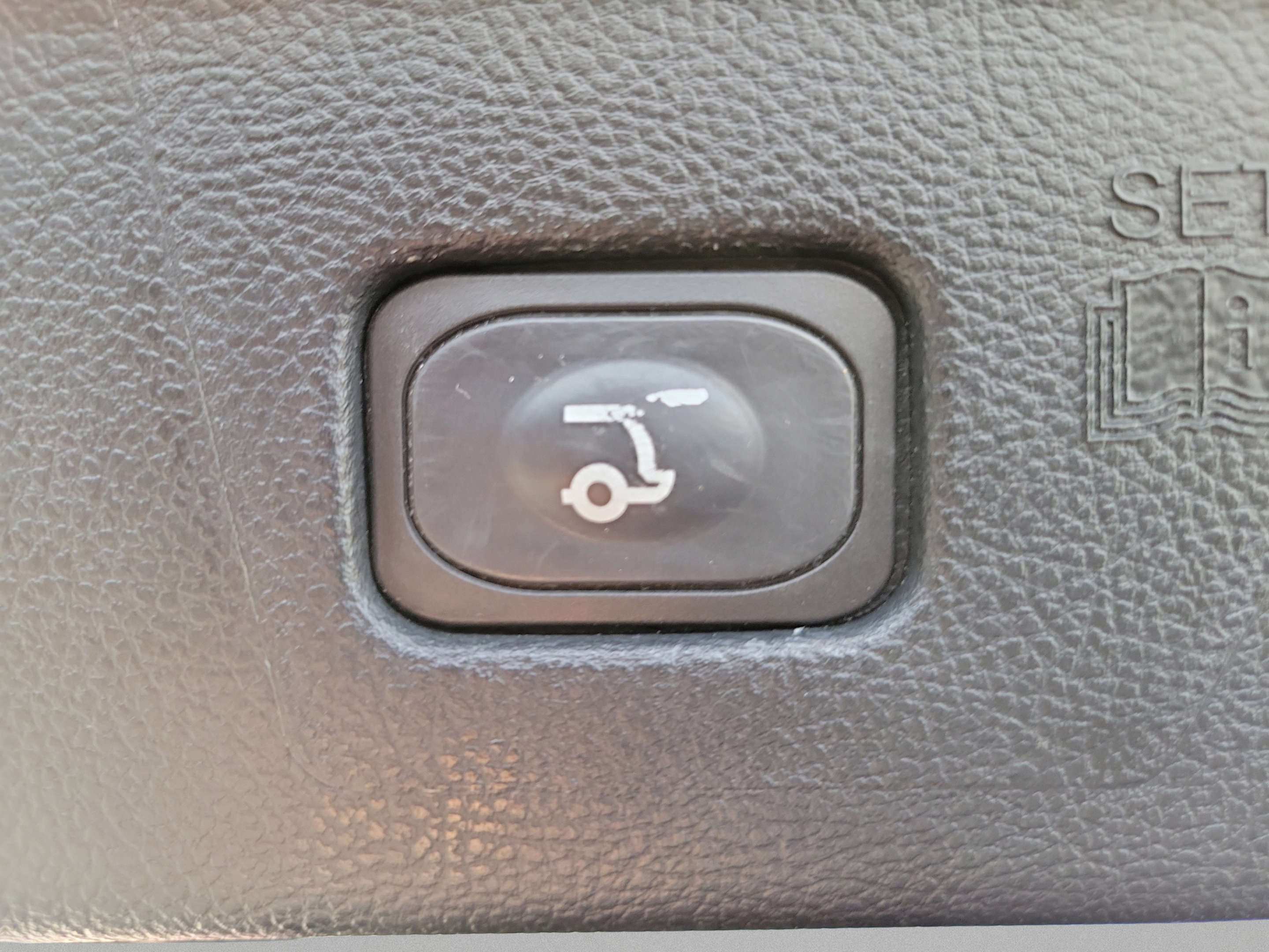 Used 2022 Ford Edge ST w/ Equipment Group 401A AWD/4WD image 9