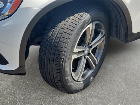 Used 2016 Mercedes-Benz GLC 300 4MATIC image 31