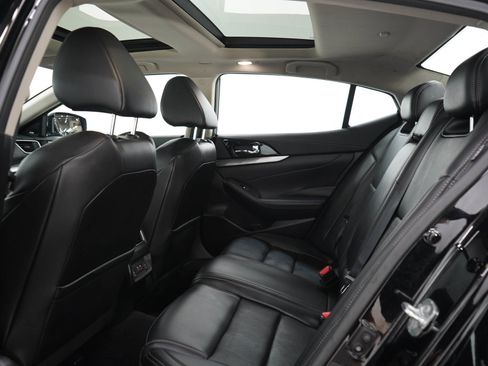 Used 2023 Nissan Maxima SL FWD image 13