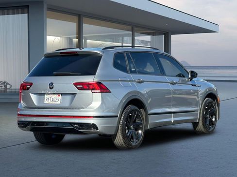 Used 2023 Volkswagen Tiguan SE R-Line image 4