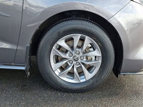 Used 2022 Toyota Sienna LE image 8