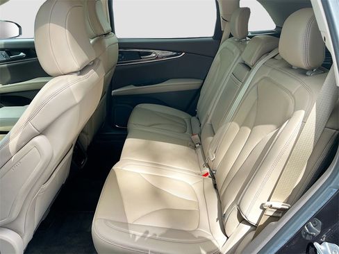 Used 2023 Lincoln Nautilus Reserve w/ Equipment Group 201A image 26