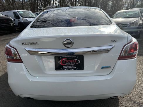 Used 2013 Nissan Altima 2.5 SV w/ 2.5SV Convenience Pkg image 2