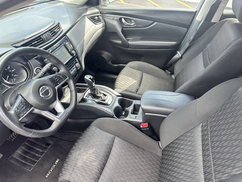Used 2020 Nissan Rogue SV image 19