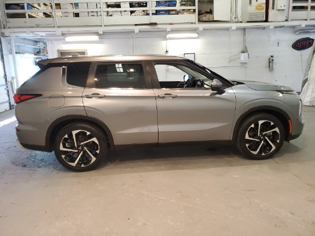 Used 2022 Mitsubishi Outlander SE AWD/4WD image 8