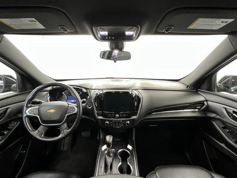 Used 2023 Chevrolet Traverse LT image 9