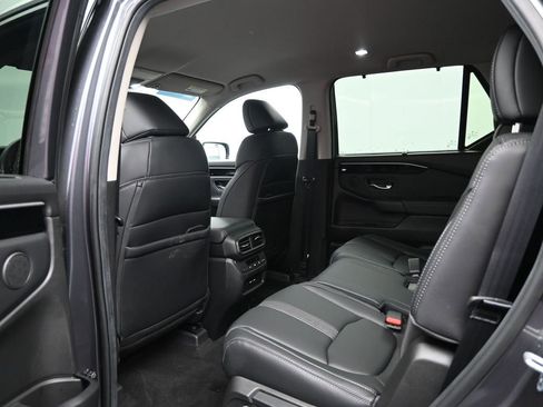 Used 2025 Honda Pilot EX-L image 22