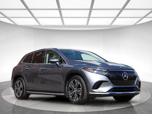 Used 2023 Mercedes-Benz EQS 450+ SUV image 3