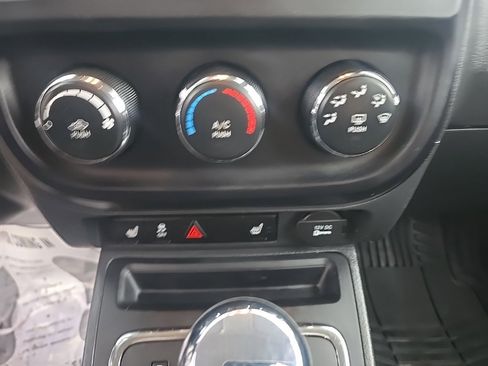 Used 2015 Jeep Patriot Latitude image 18