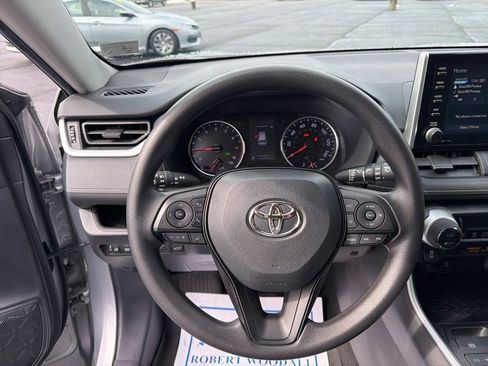 Used 2021 Toyota RAV4 XLE w/ Convenience Package image 10