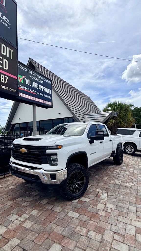 Used 2024 Chevrolet Silverado 2500 W/T w/ WT Convenience Package RWD image 2