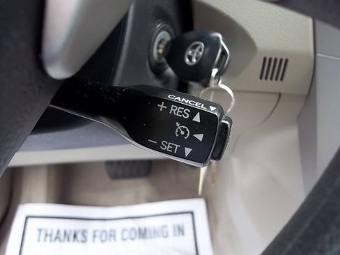 Used 2013 Toyota Corolla LE FWD image 19