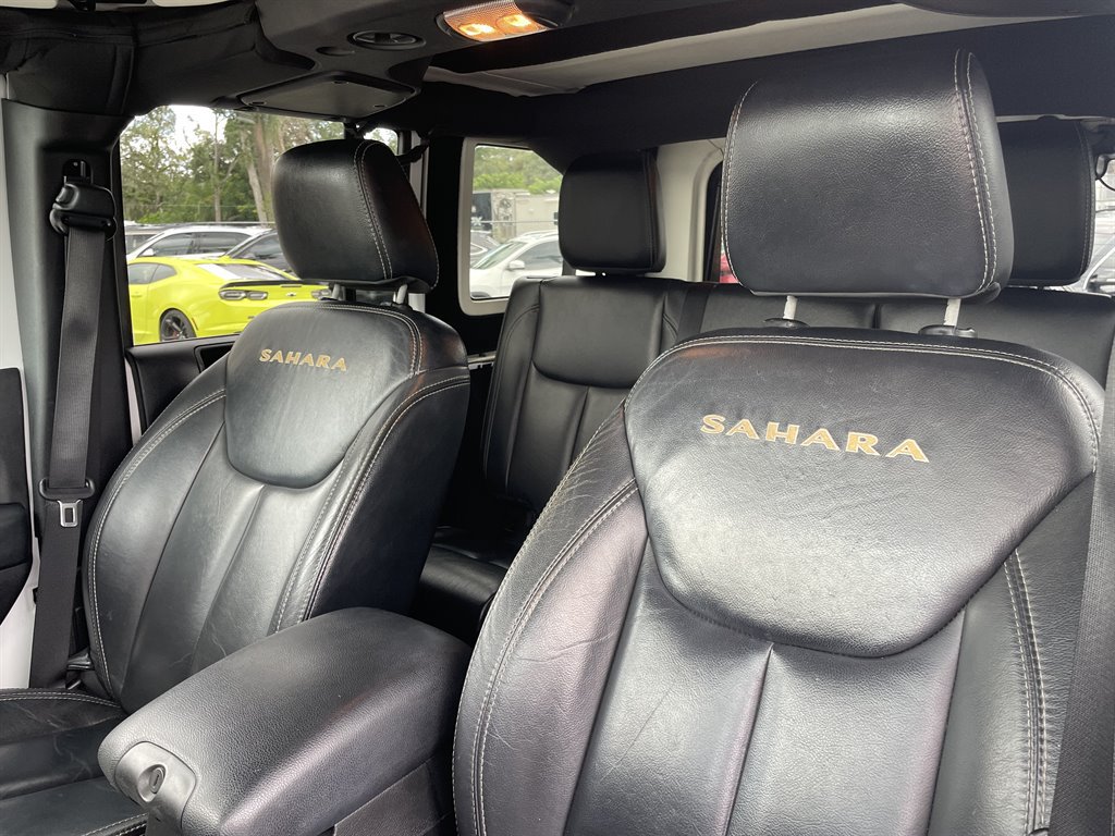 Used 2015 Jeep Wrangler Unlimited Sahara AWD/4WD image 6