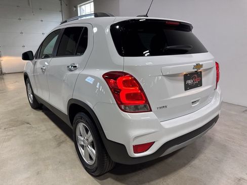 Used 2017 Chevrolet Trax LT w/ LT Convenience Package FWD image 5