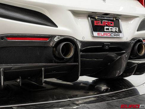 Used 2021 Ferrari F8 Tributo image 25