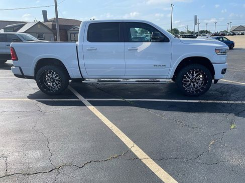 Used 2025 RAM 1500 Laramie w/ Sport Appearance Package AWD/4WD image 9