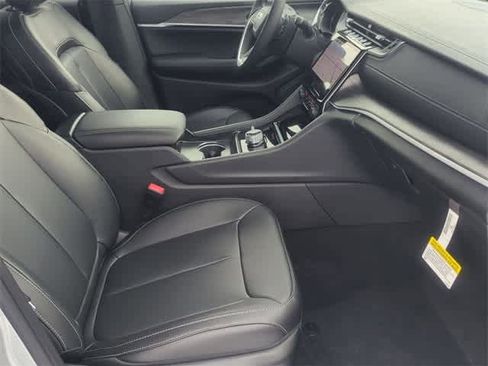 New 2025 Jeep Grand Cherokee L Limited image 24