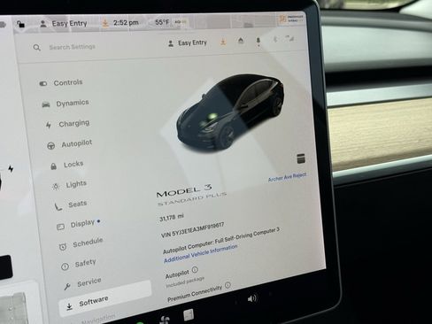 Used 2021 Tesla Model 3 Standard Range Plus image 5