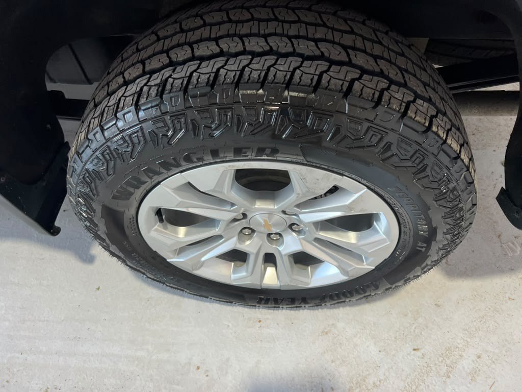 Used 2024 Chevrolet Silverado 1500 LTZ w/ Z71 Off-Road Package AWD/4WD image 11