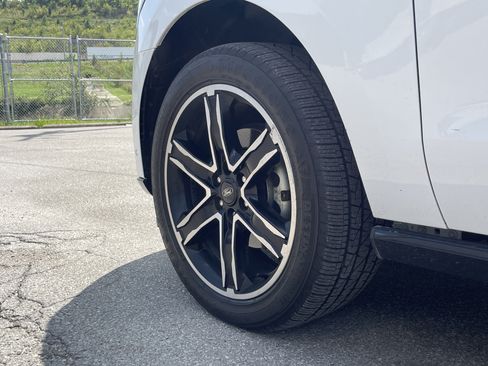 Used 2019 Ford Expedition Limited w/ Equipment Group 303A AWD/4WD image 8