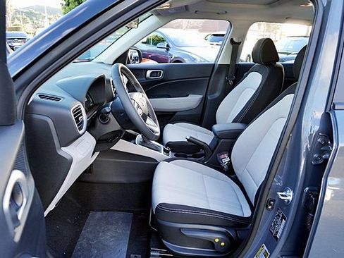 New 2026 Hyundai Venue SEL image 17