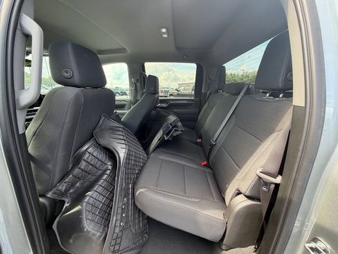 Used 2024 GMC Sierra 2500 SLE w/ SLE Value Package AWD/4WD image 4