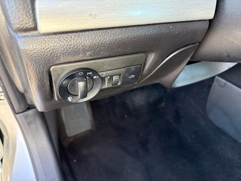 Used 2009 Ford Fusion SE FWD image 15