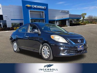 Used 2013 Nissan Versa SV w/ Convenience Pkg