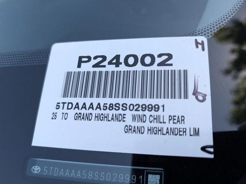 Used 2025 Toyota Grand Highlander FWD image 37