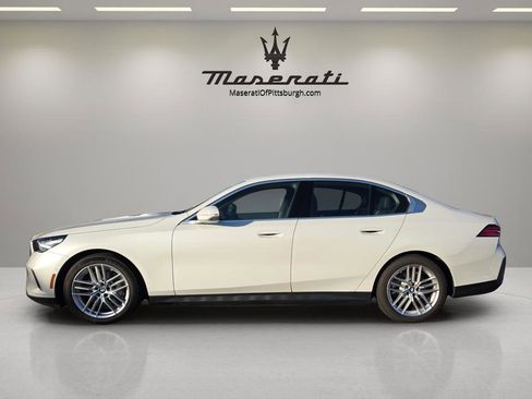 Used 2025 BMW 530i xDrive image 2