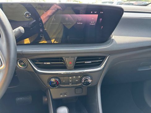 Used 2025 Buick Encore GX Preferred FWD image 17