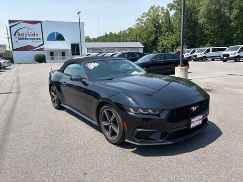 Used 2025 Ford Mustang Premium RWD image 26