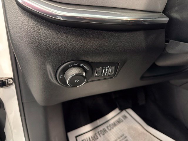 Used 2023 Jeep Compass Limited w/ Sun and Sound Group AWD/4WD image 18