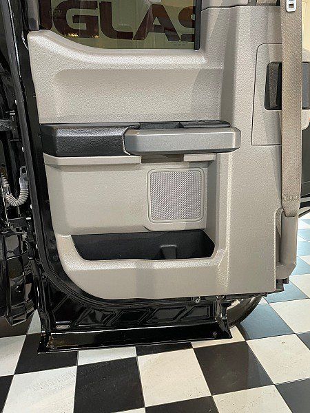 Used 2016 Ford F150 XLT w/ Equipment Group 302A Luxury AWD/4WD image 27