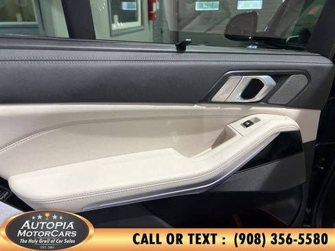 Used 2020 BMW X5 M50i AWD/4WD image 25