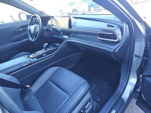 Used 2025 Toyota Crown XLE image 31