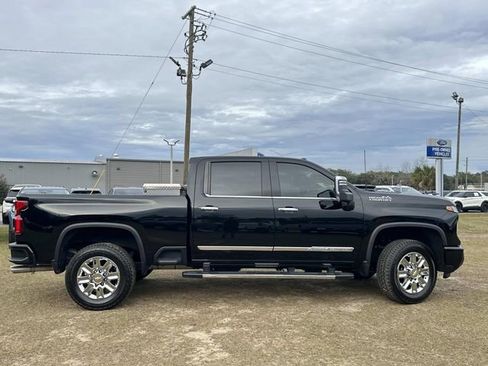 Used 2024 Chevrolet Silverado 2500 High Country w/ High Country Premium Package image 5