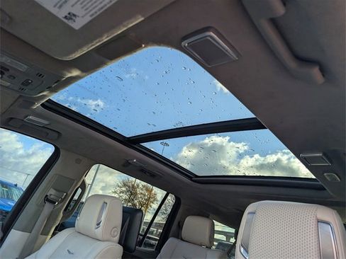 Used 2022 Cadillac Escalade ESV Premium Luxury Platinum image 24