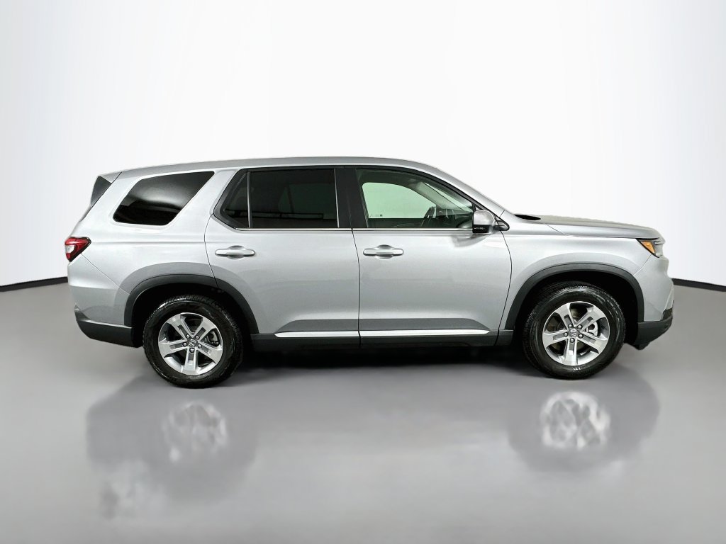 Certified 2025 Honda Pilot EX-L image 4