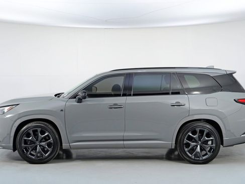 Used 2025 Lexus TX 500h AWD w/ Technology Package image 50