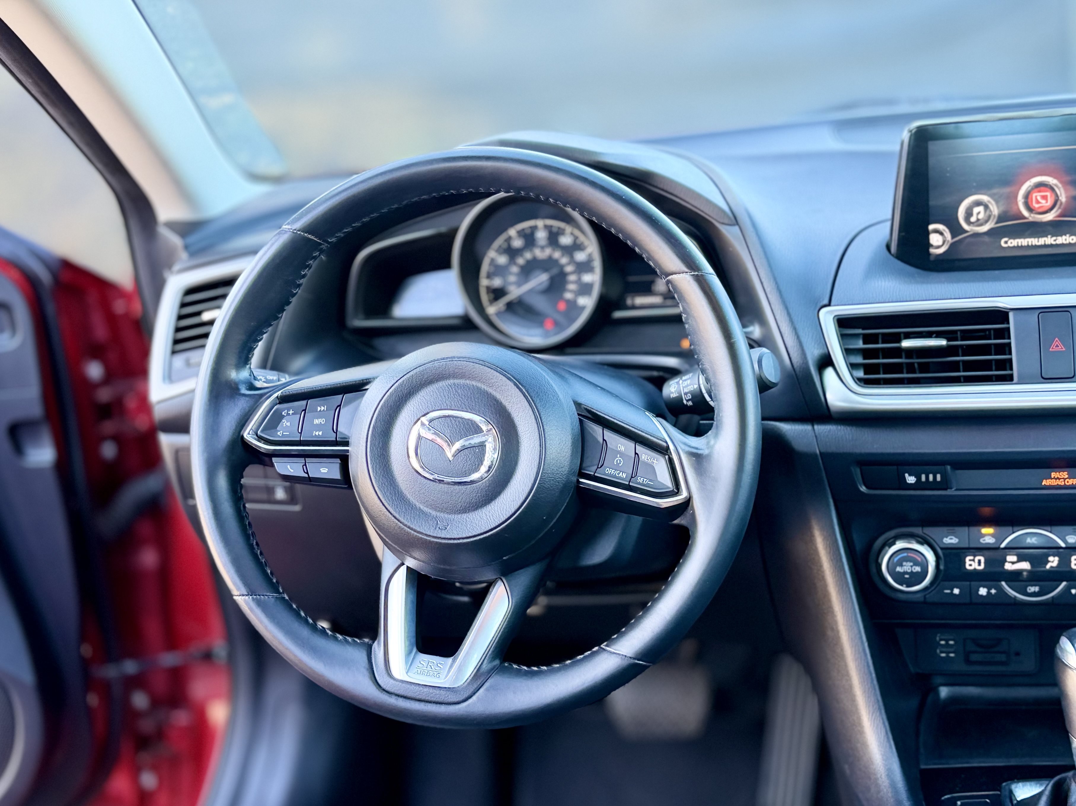 Used 2018 MAZDA MAZDA3 Touring FWD image 21