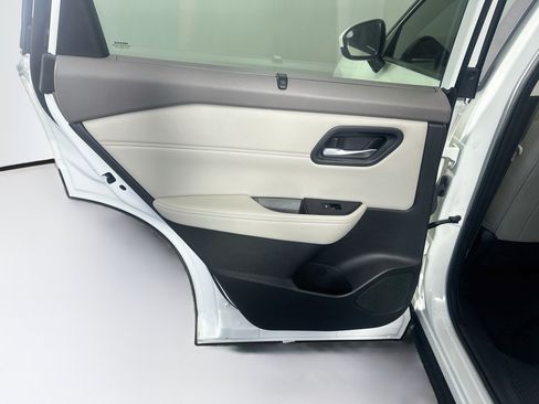 Used 2023 Nissan Rogue SV w/ SV Premium B Package FWD image 26