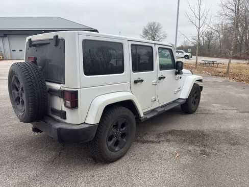 Used 2015 Jeep Wrangler Unlimited Sahara image 5